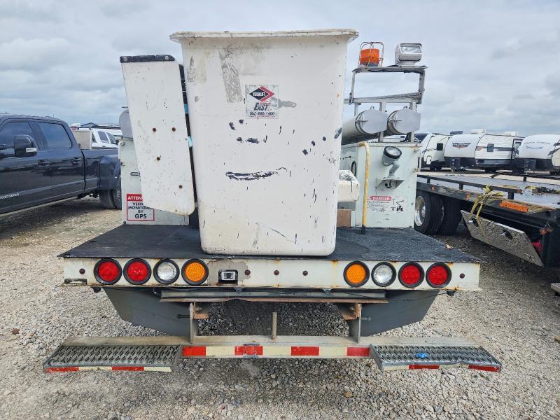 2010 Isuzu NQR Bucket Truck