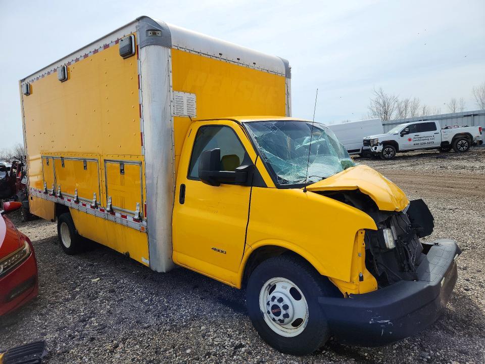 2017 GMC Savana box Truck