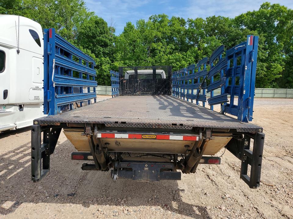 2016 Freigliner 2016 Freightliner Business Class M2 Flatbed Truck