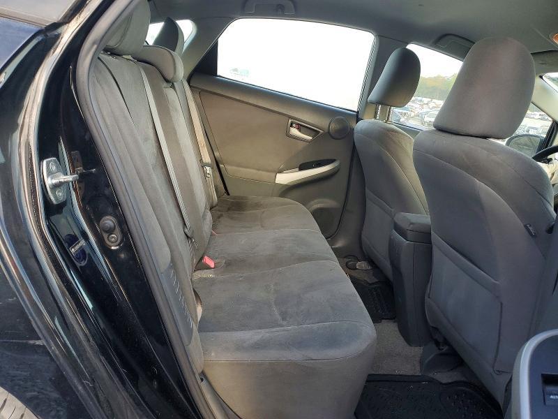 2010 Toyota Prius iii