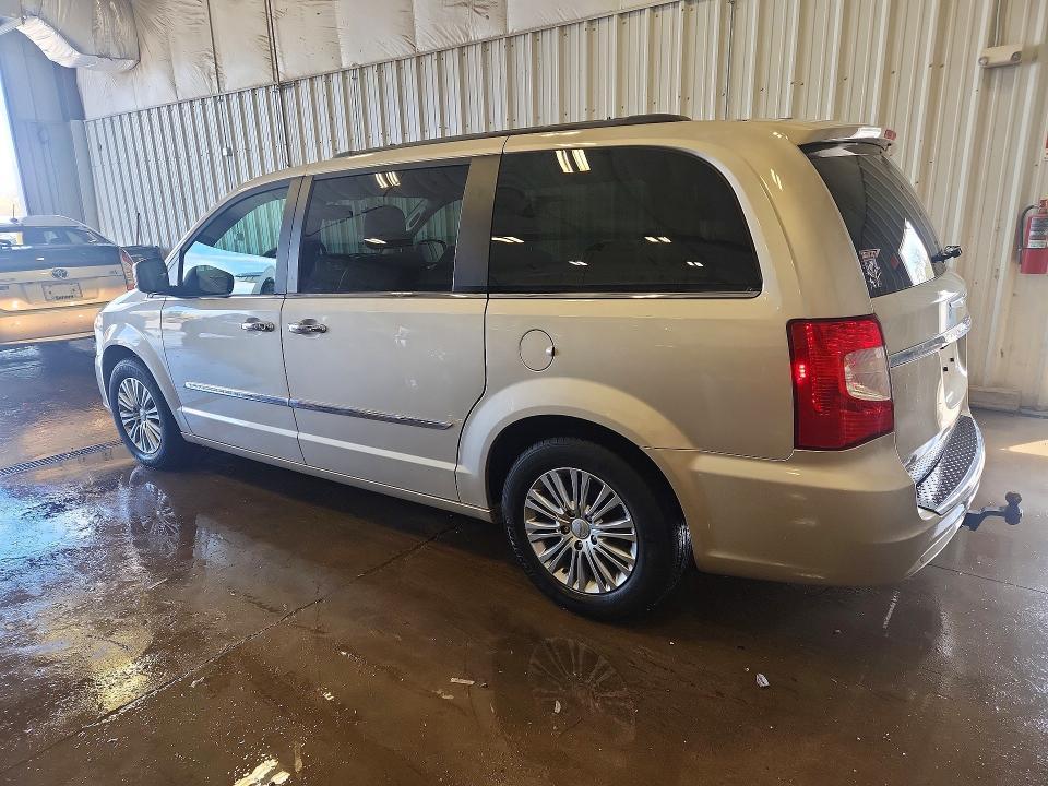 2014 Chrysler Town & Country Touring l