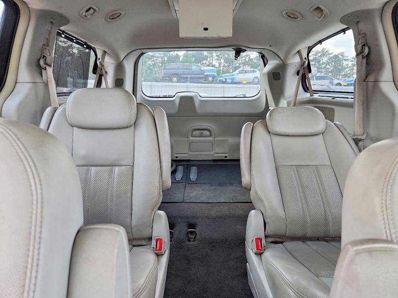 2010 Chrysler Town & Country Touring Plus