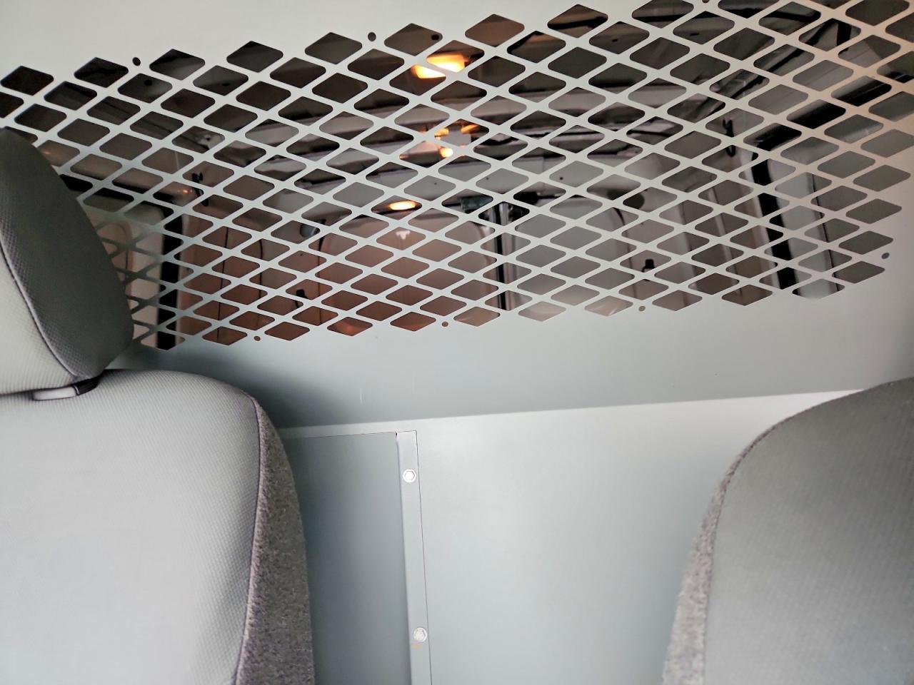 2021 Niss NV200