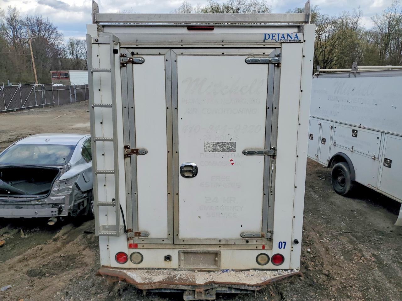2015 Ford E350 Utility / Service Truck