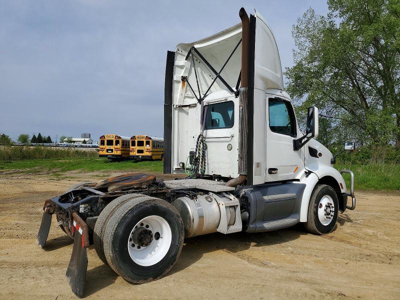 2018 Peterbilt 579 Semi Truck