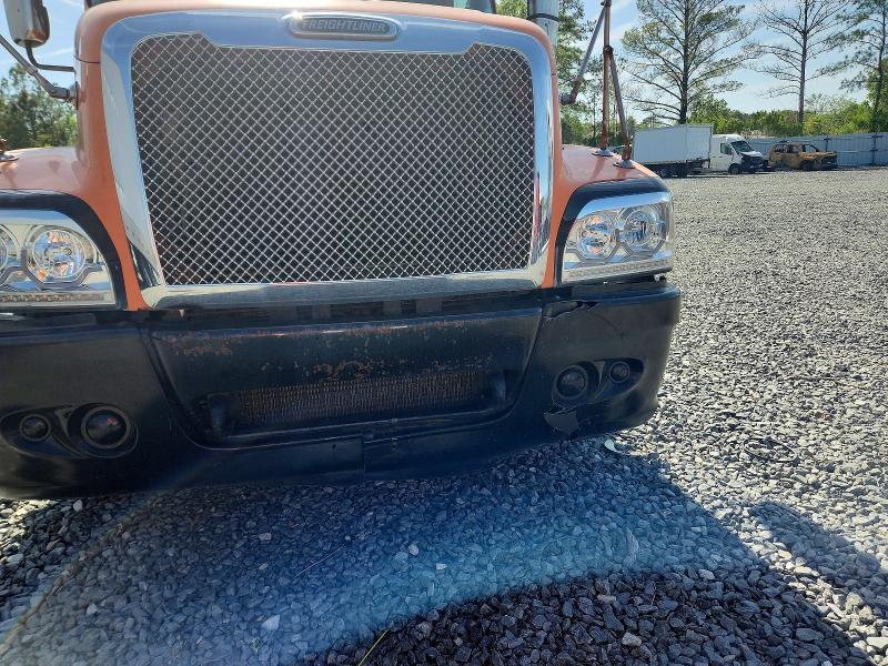 2007 Freigliner 2007 Freightliner CST120 Semi Truck