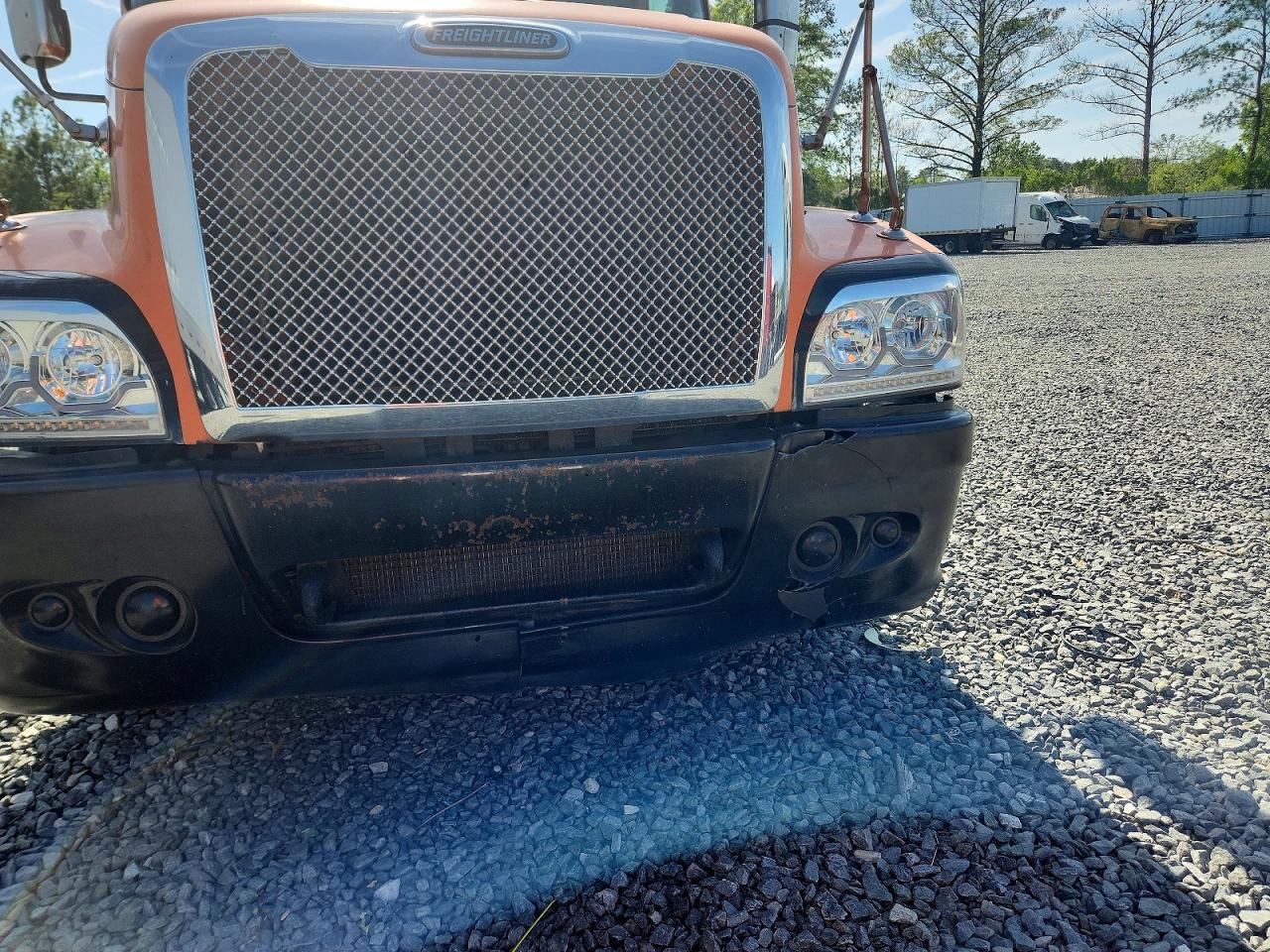 2007 Freigliner 2007 Freightliner CST120 Semi Truck