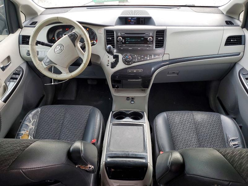 2014 Toyota Sienna Sport