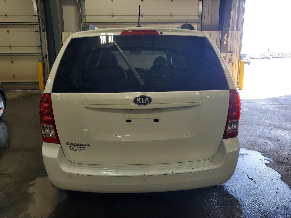 2014 KIA Sedona lx