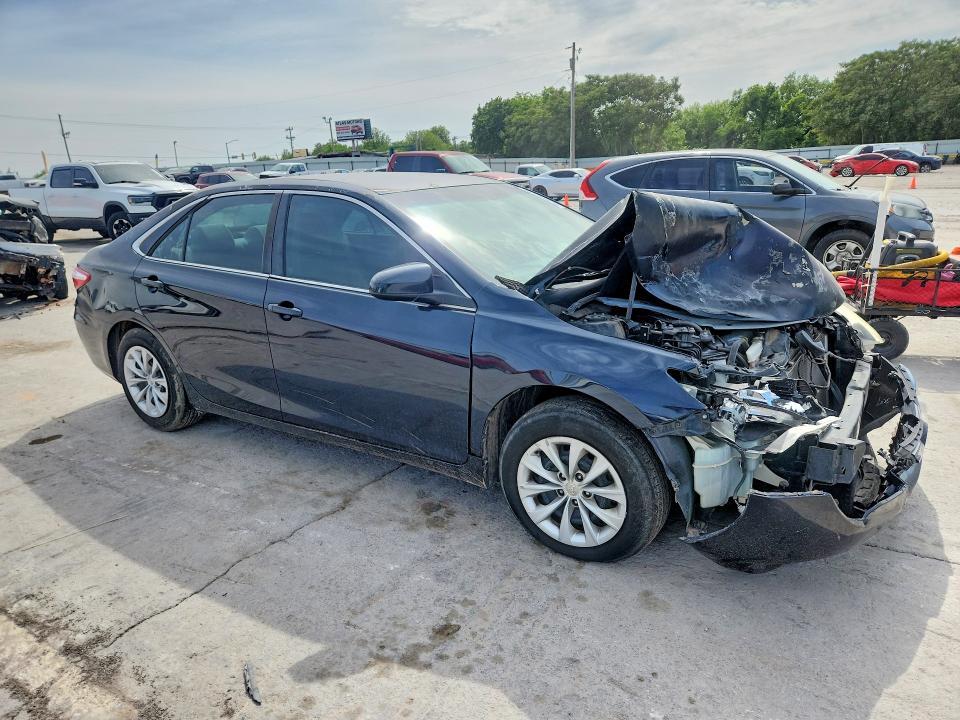 2015 Toyota Camry le