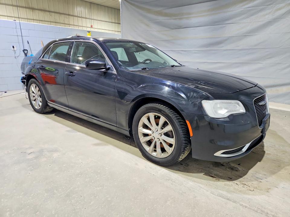 2018 Chrysler 300 Touring