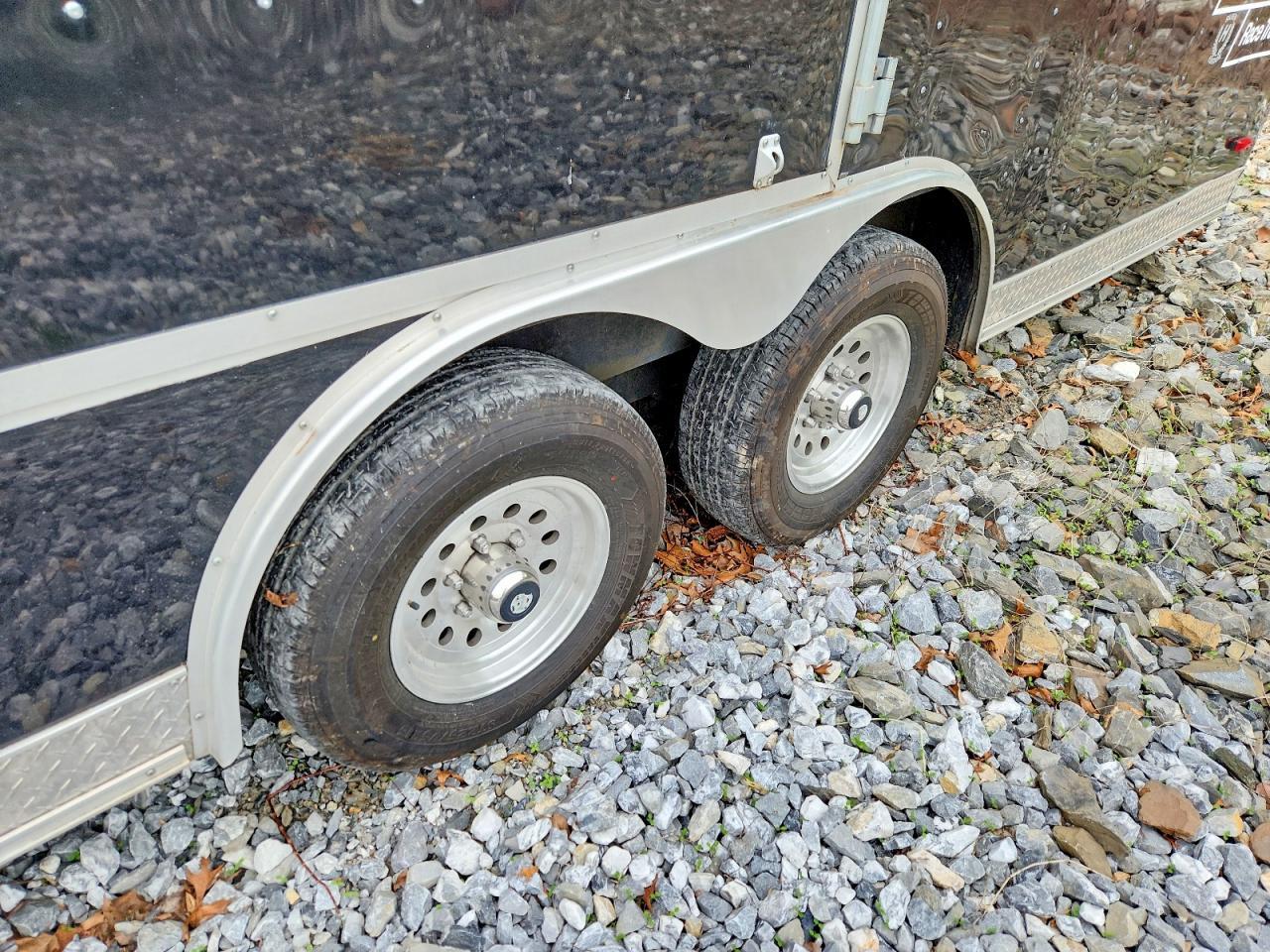 2004 Other Enclosed Trailer