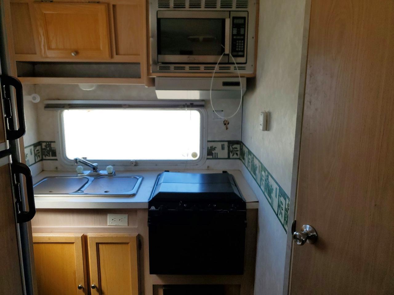 2004 Forest River Surveyor