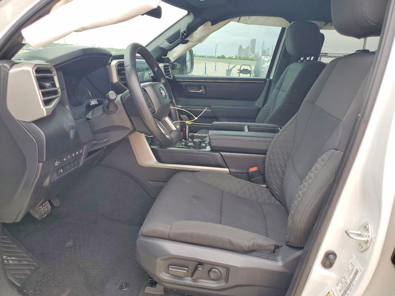 2025 Toyota Tundra Crewmax SR5