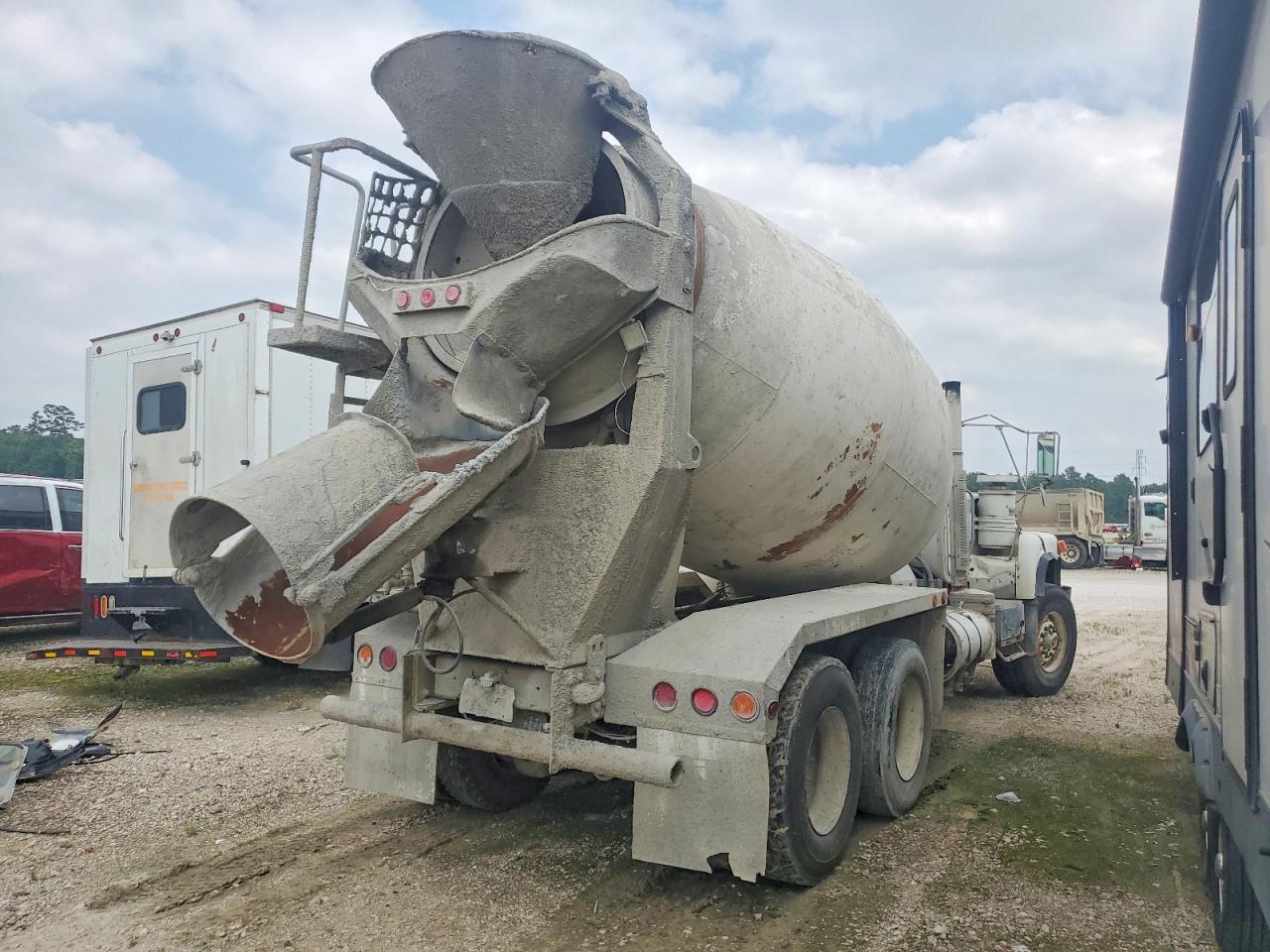 2005 Mack DM Ready MIX Truck