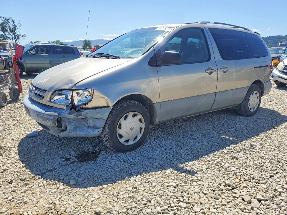 2000 Toyota Sienna le