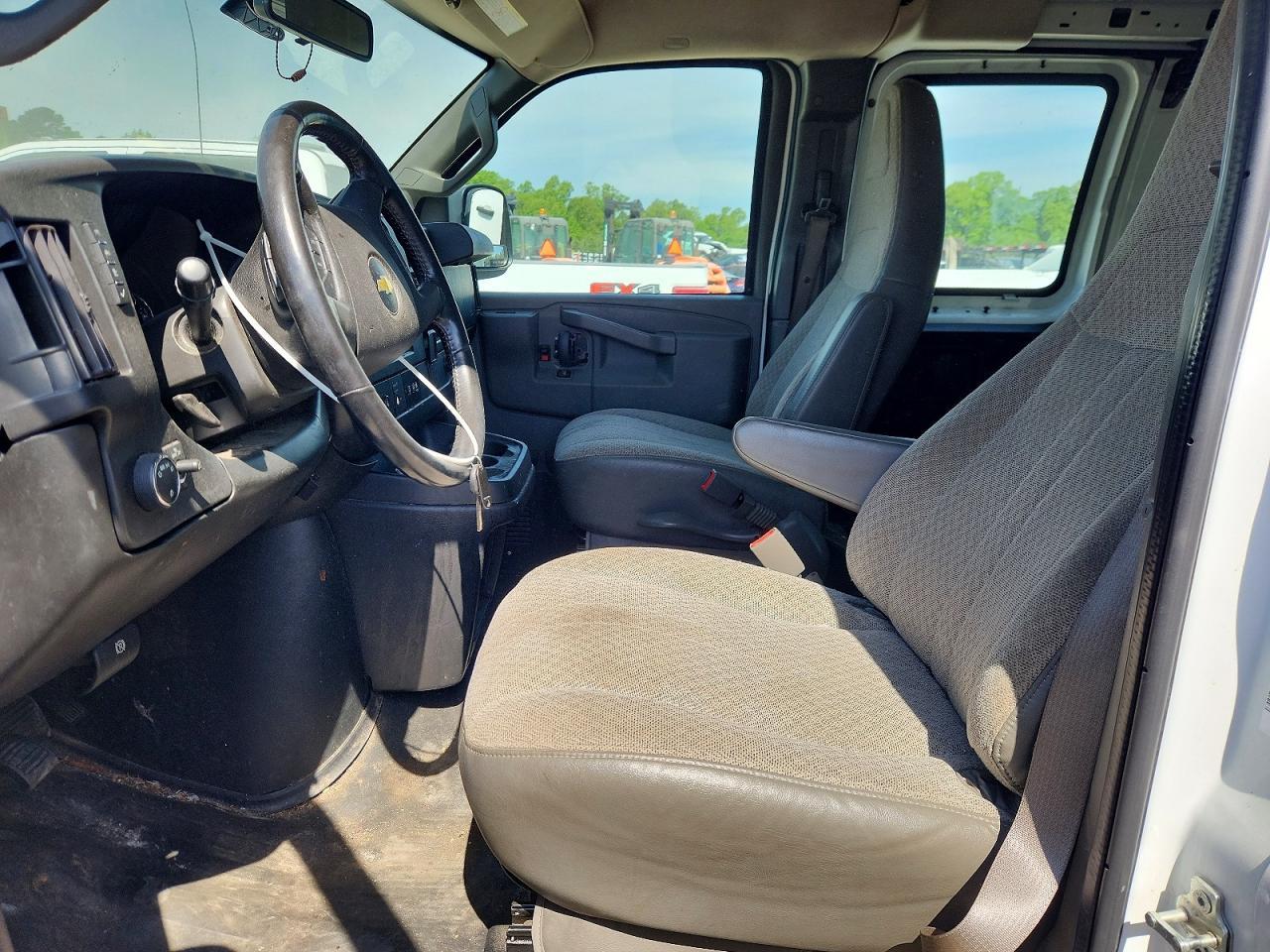 2020 Chevrolet Express G2500 Delivery Van