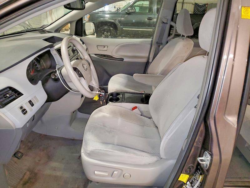 2012 Toyota Sienna le