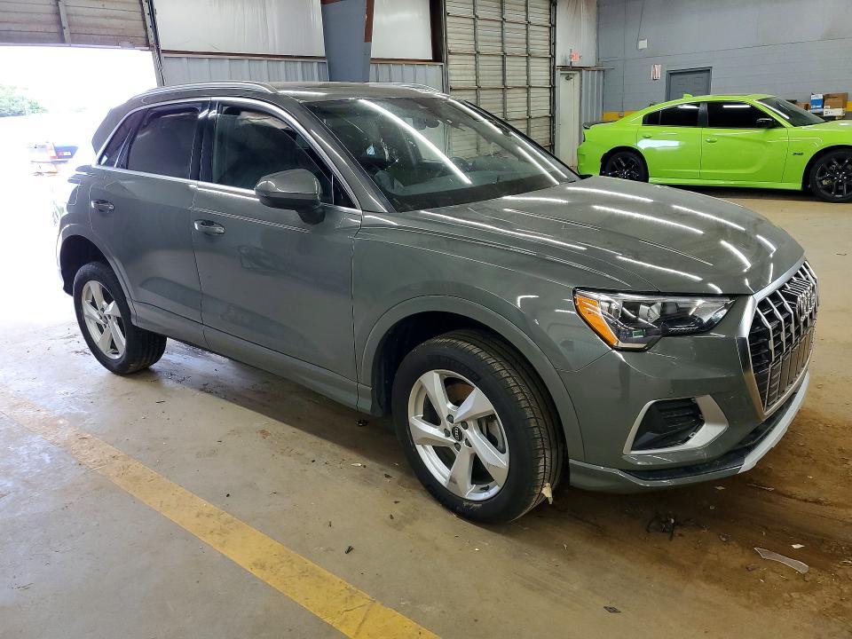 2022 Audi Q3 Premium 40
