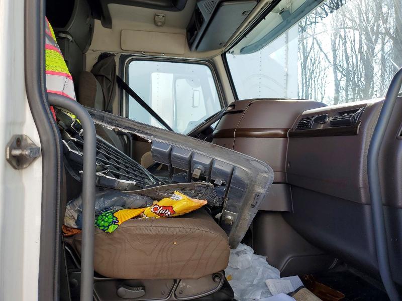 2016 Volvo VNL Semi Truck