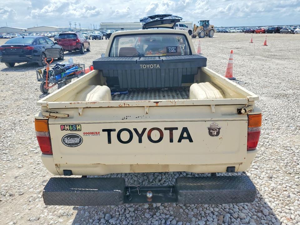1984 Toyota Pickup Base
