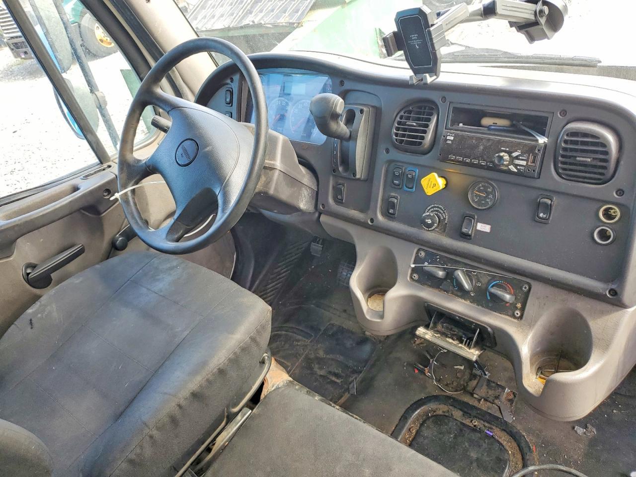 2020 Freigliner 2020 Freightliner Business Class M2 BOX Truck