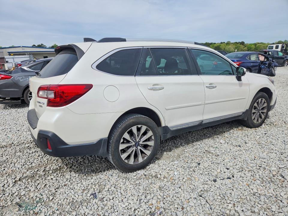 2018 Subaru Outback Touring