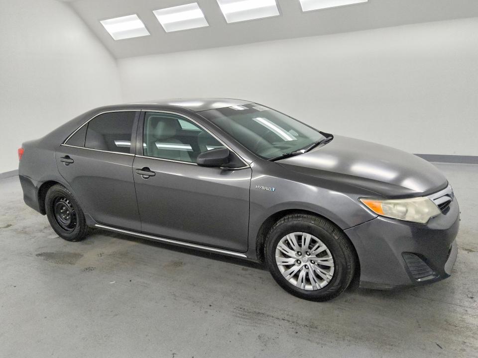 2014 Toyota Camry Hybrid le
