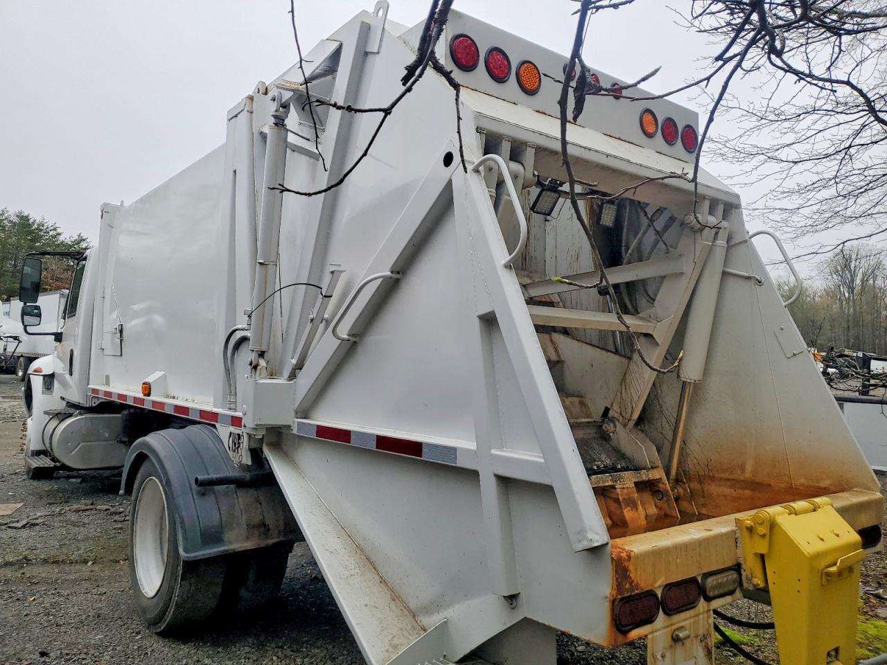2007 International 4300 Refuse Truck