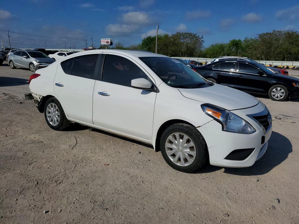 2015 Nissan Versa 1.6 sv
