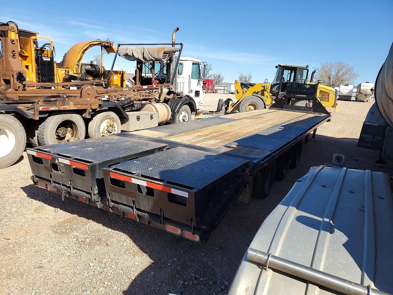 2025 Diamond C 2025 Roadclipper Equipment Trailer