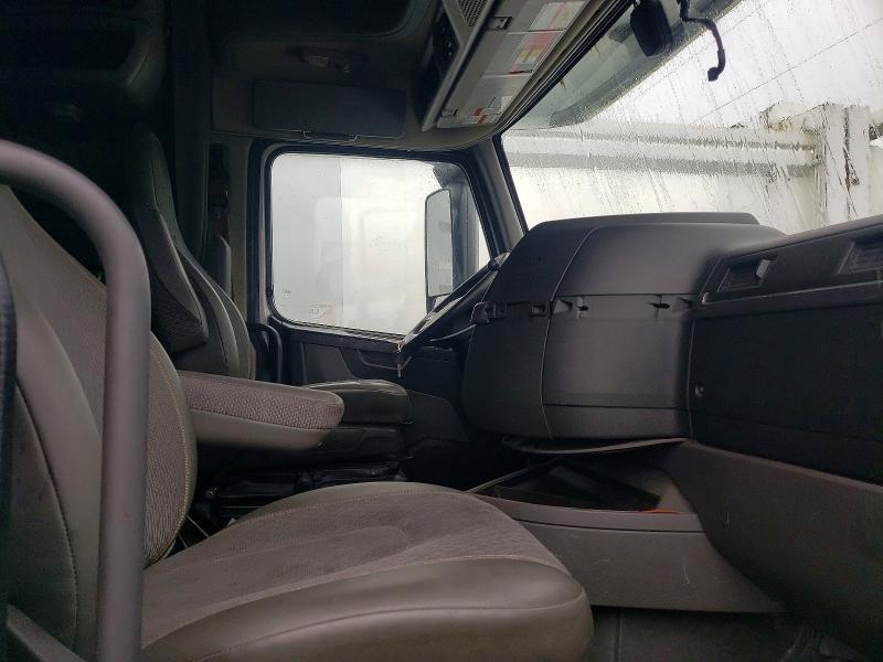 2019 Volv O VNL Semi Truck