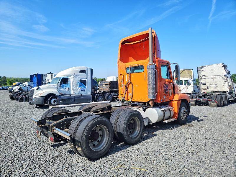 2007 Freigliner 2007 Freightliner CST120 Semi Truck