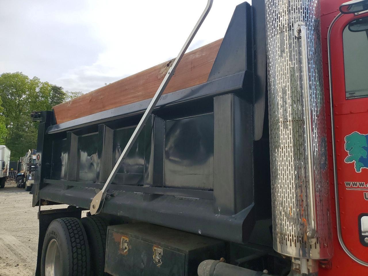 2009 Peterbilt 335 Dump Truck