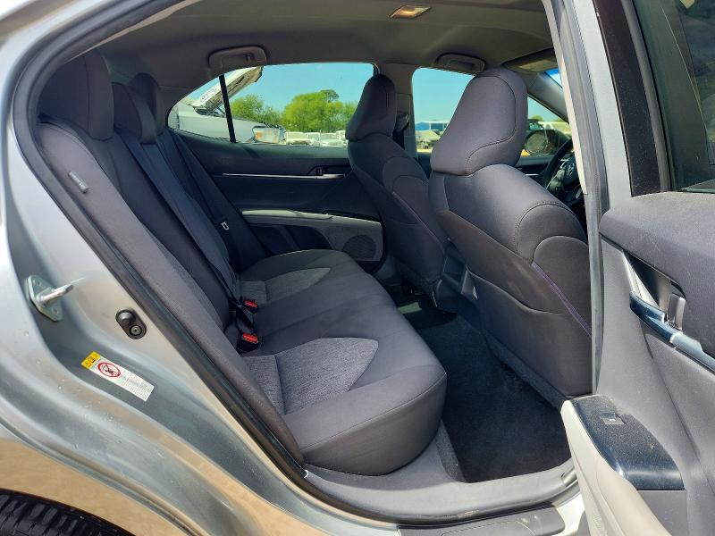 2018 Toyota Camry le