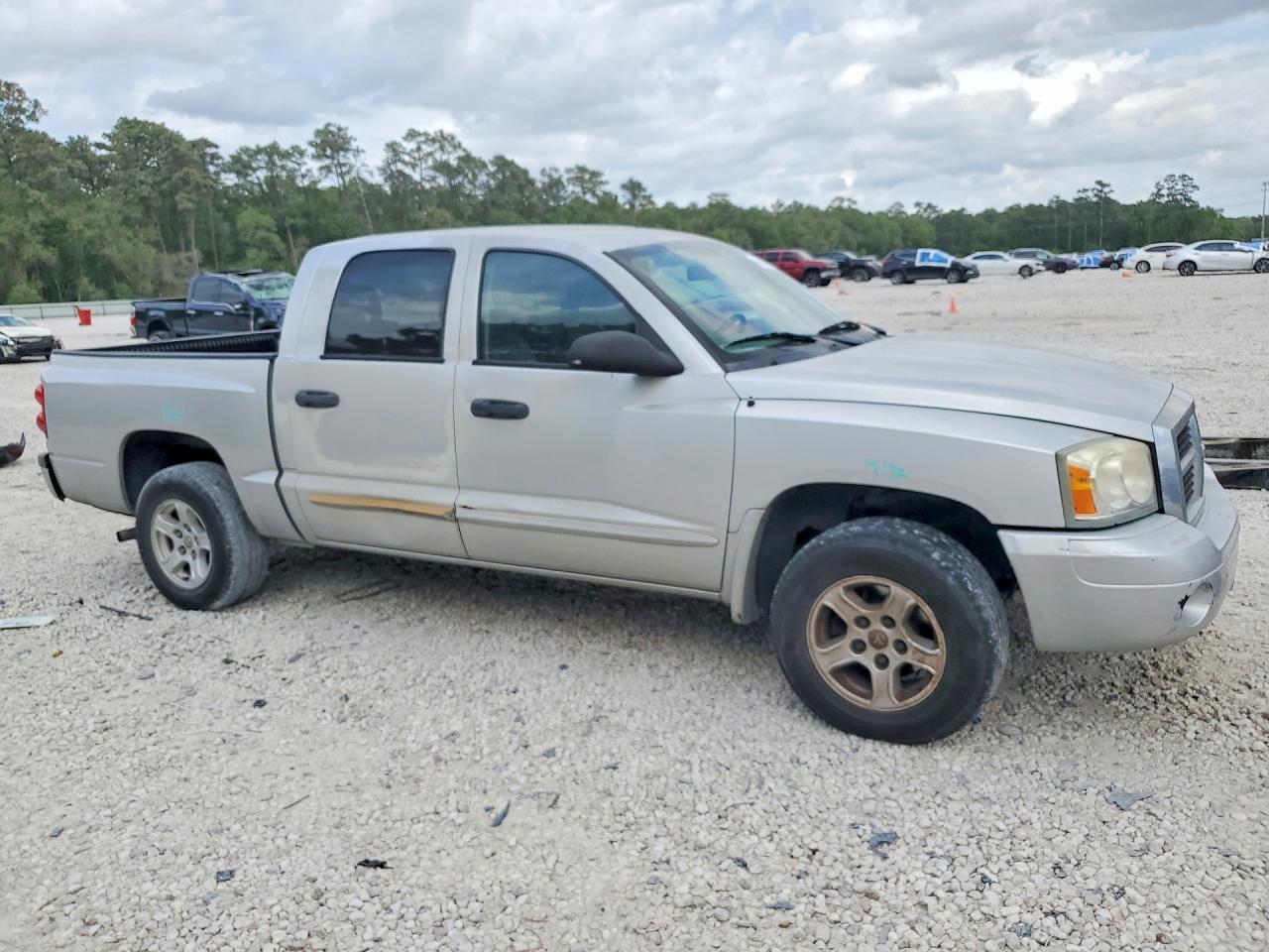 2005 Dodge Dakota Quad SLT