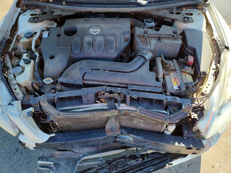 2010 Niss Altima 2.5