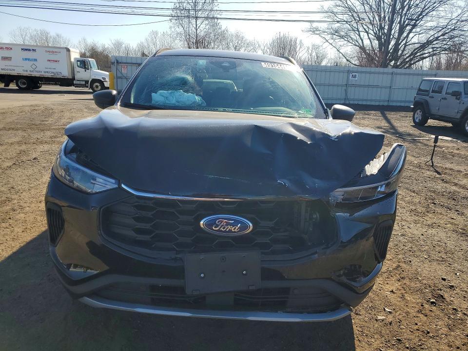 2025 Ford Escape st Line