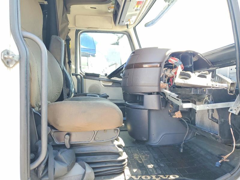 2016 Volvo VNL Semi Truck