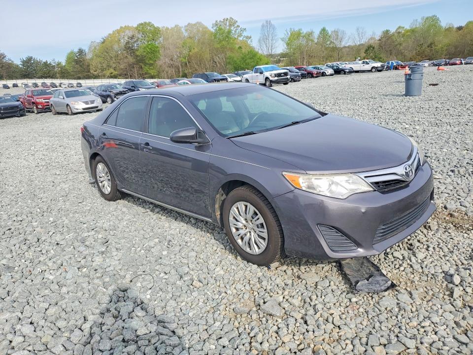 2014 Toyota Camry le