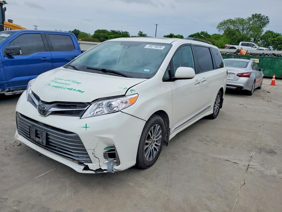 2020 Toyota Sienna xle 8-passenger
