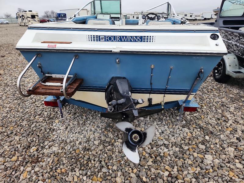 1989 Four Winds 1989 Four Winns Boat