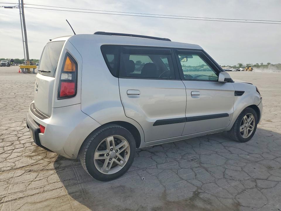 2010 KIA Soul +