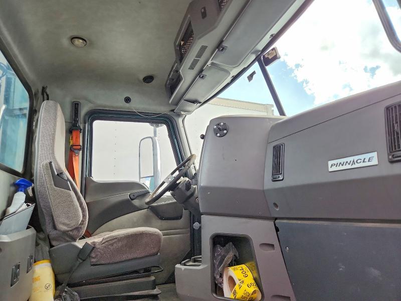 2016 Mack CXU613 Semi Truck