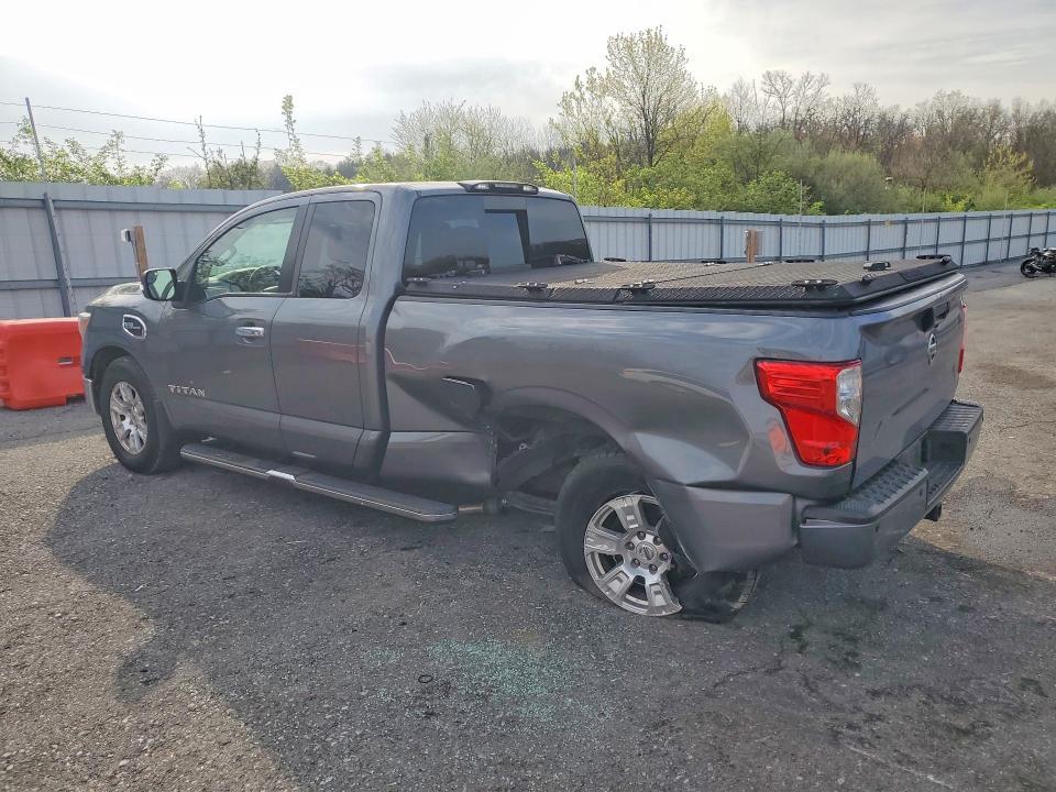 2017 Nissan Titan SV