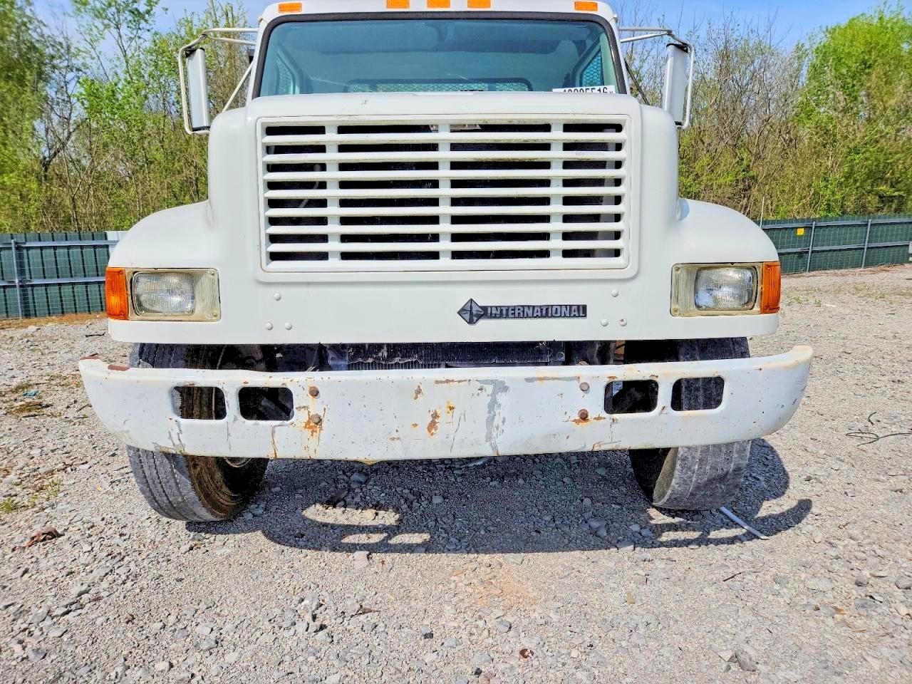 2000 International 4900