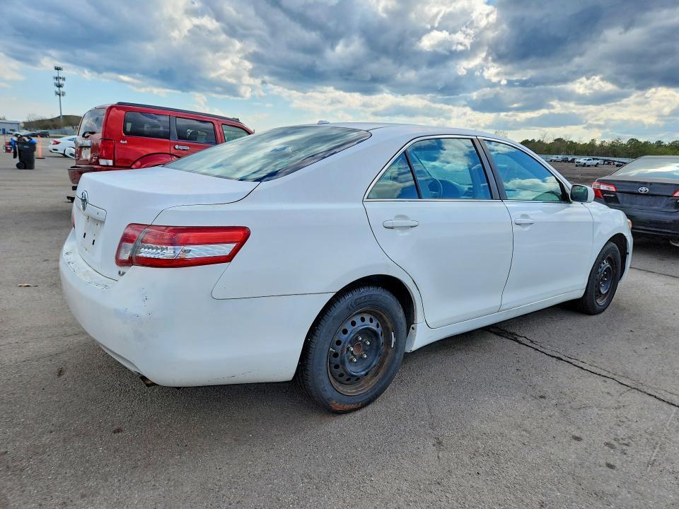 2011 Toyota Camry le
