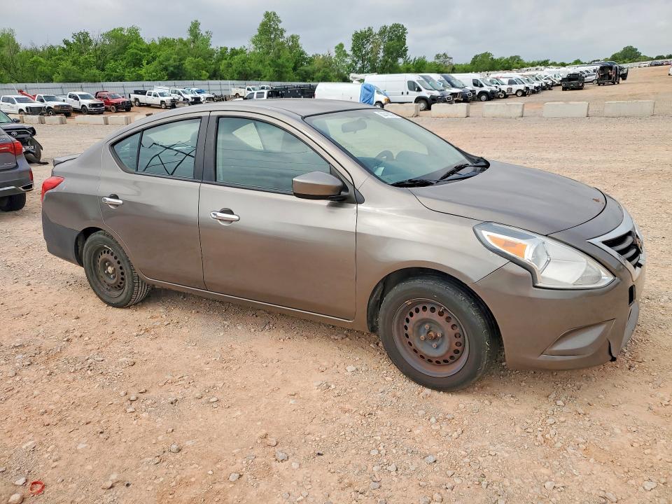 2015 Nissan Versa 1.6 sv