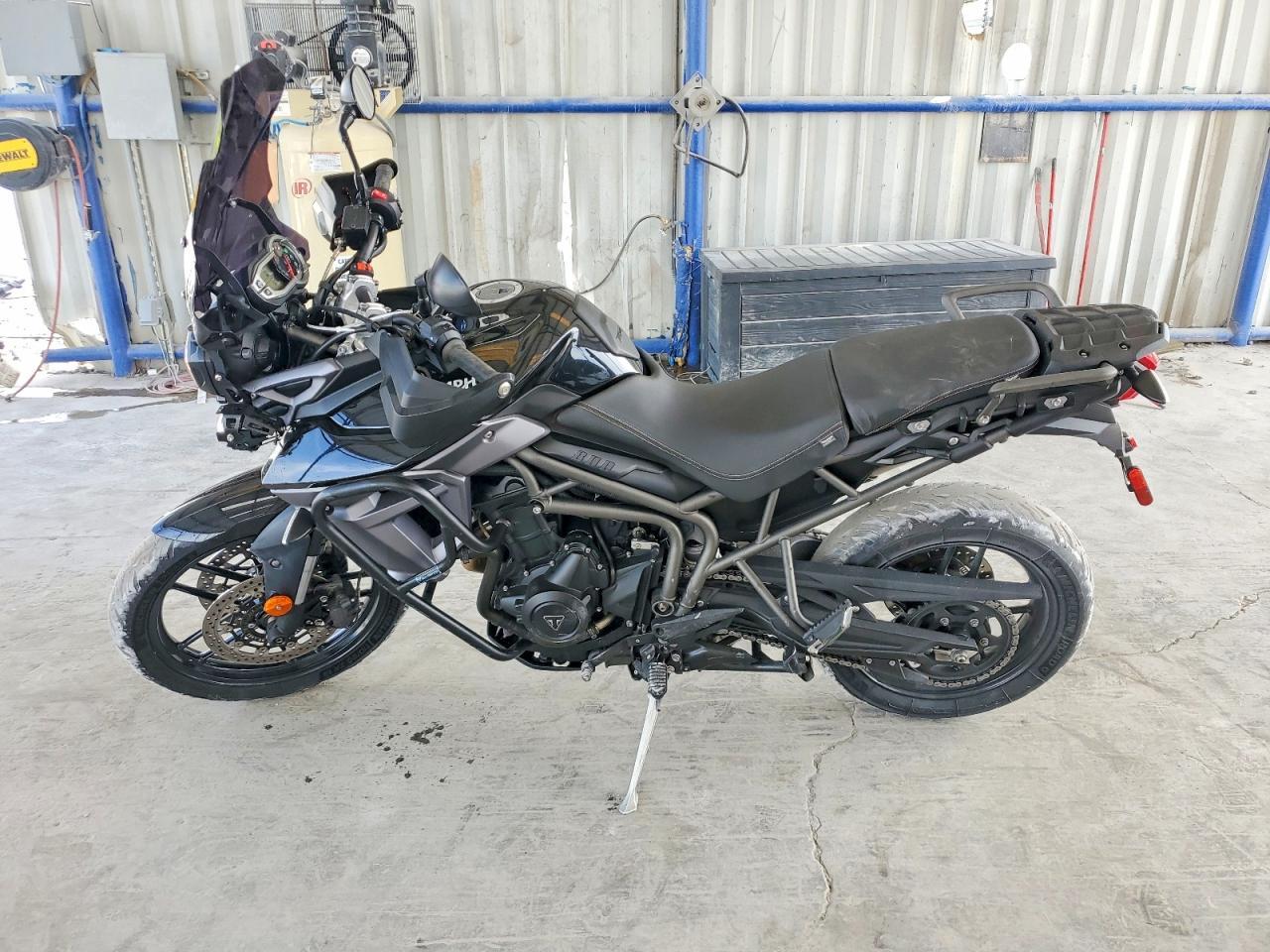 2015 Triumph Tiger 800 XRX