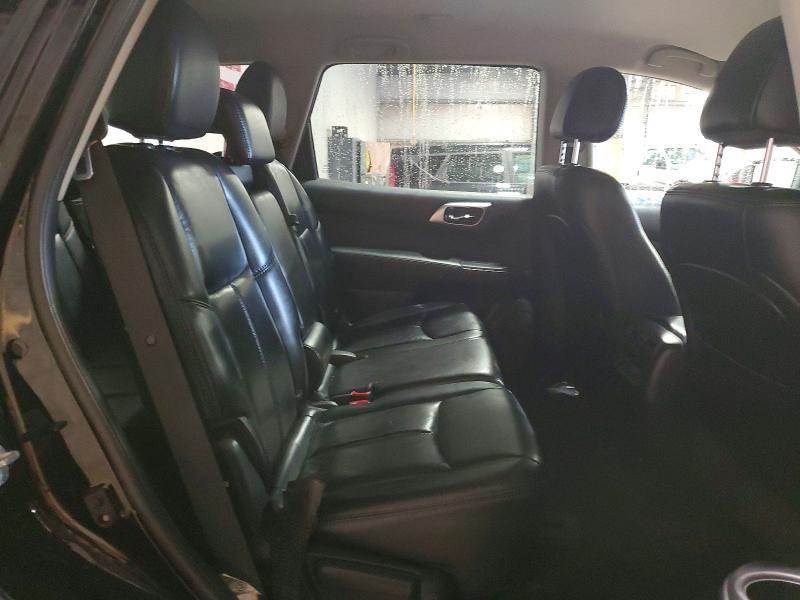 2017 Nissan Pathfinder sl